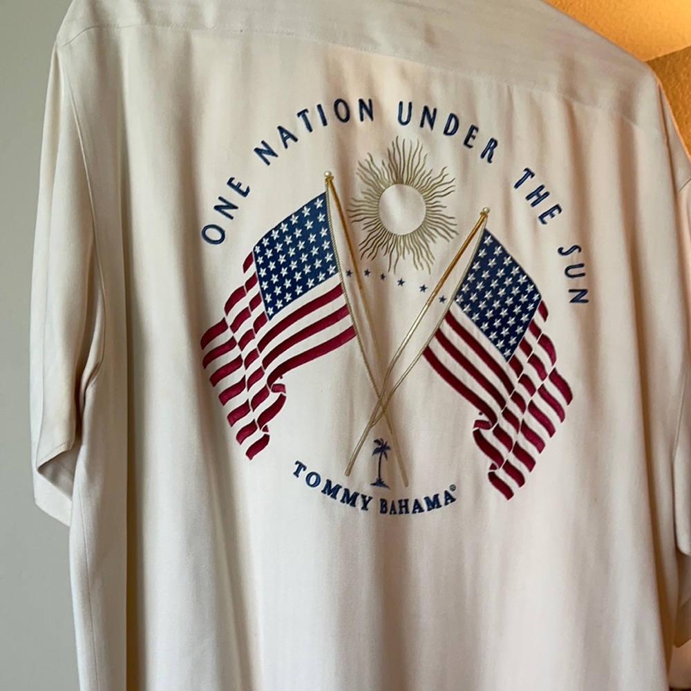 Tommy Bahama men’s short sleeve button down